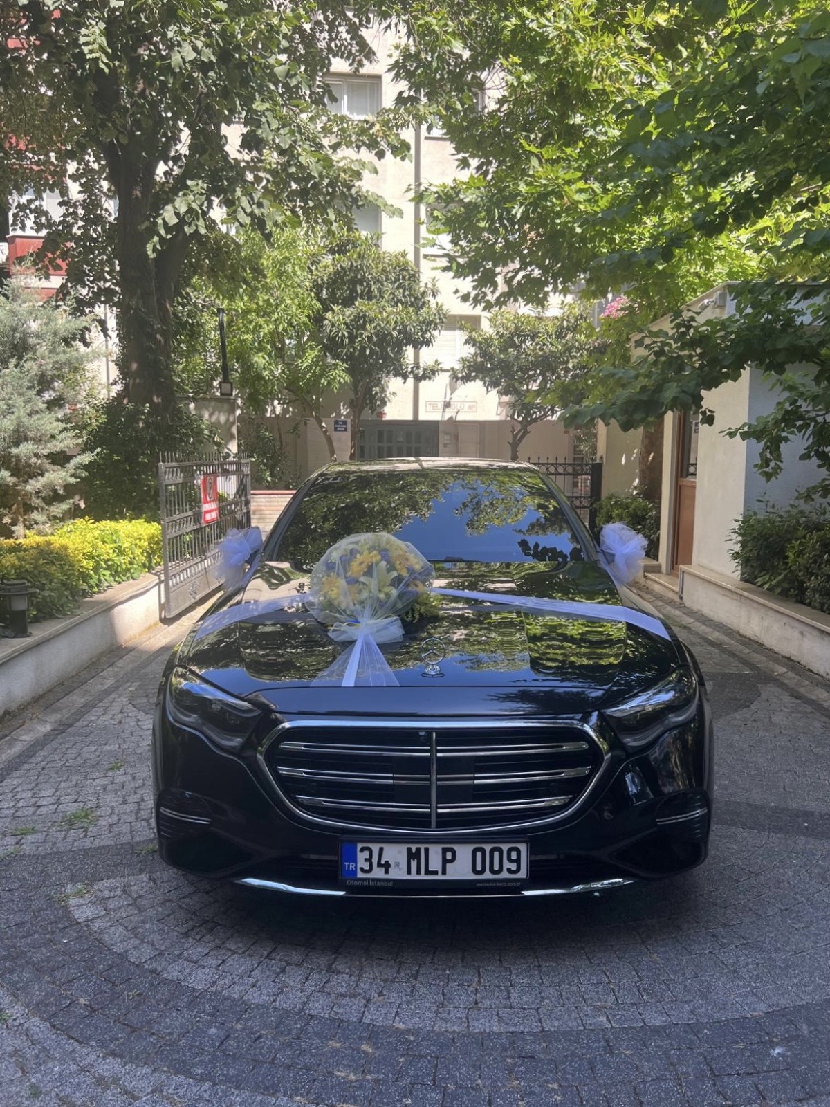 Mercedes E-Serisi gelin arabası süslemesi